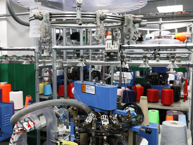 96針-200針常規(guī)開口機(jī)針織機(jī)車間