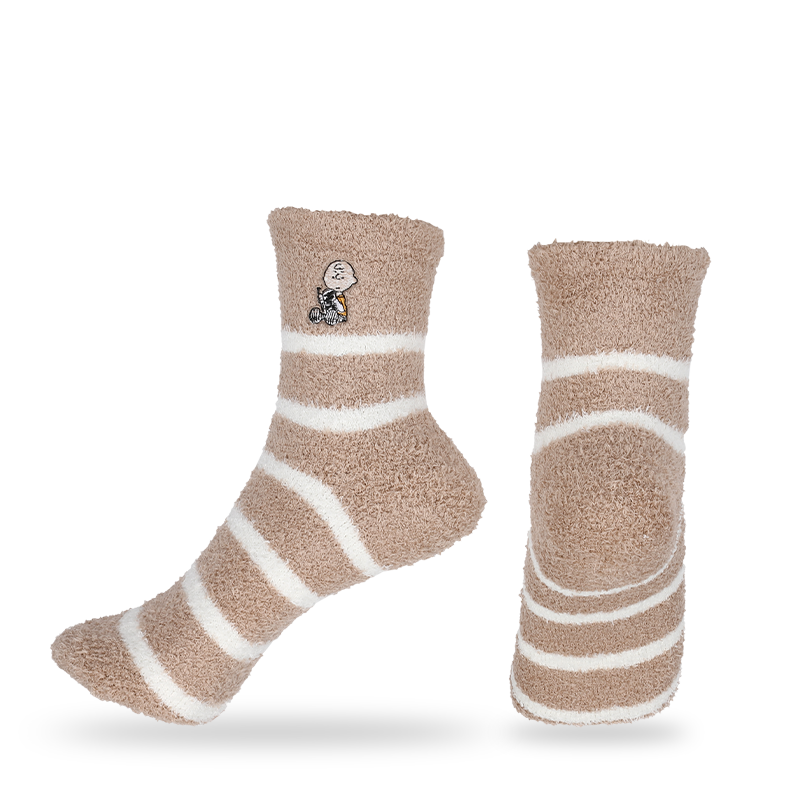 批發(fā)或訂制刺繡舒適柔軟半邊絨粗針冬季保暖襪地板襪家居襪